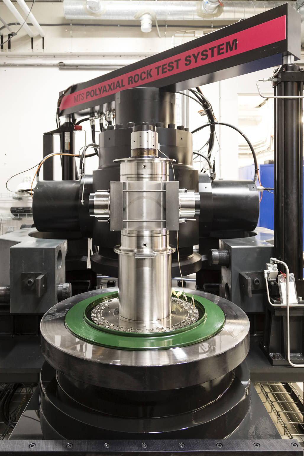 Polyaxial Rock Test System — view 4