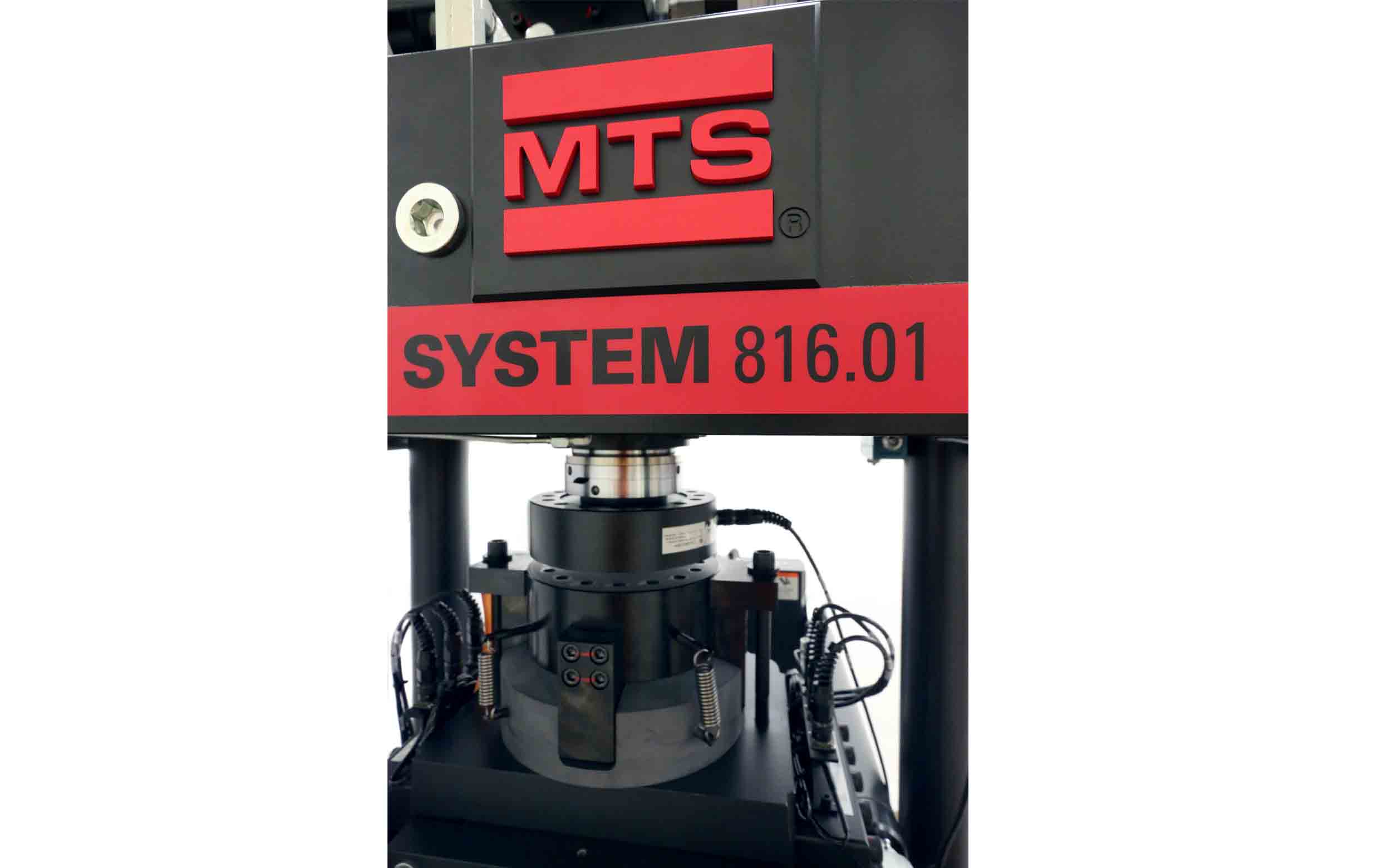 Model 815 and 816 Rock Mechanics Test Systems — view 3